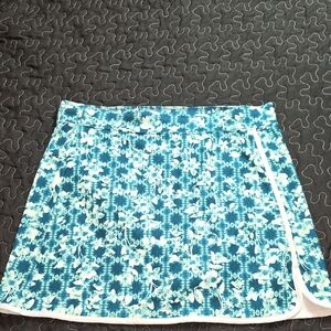 St. John's Bay Greenl & White Floral Skater Skirt